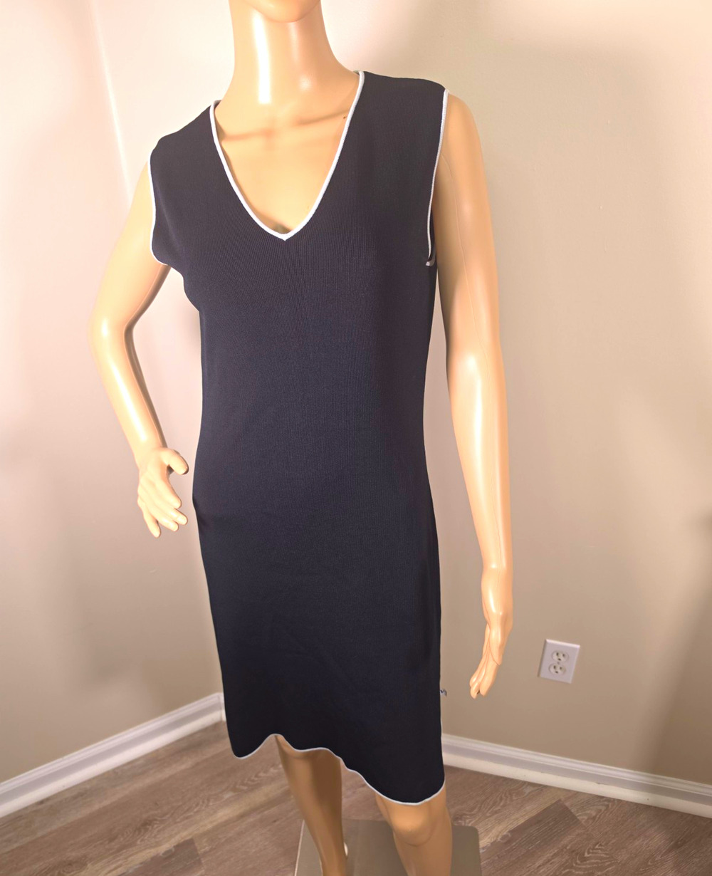 Vertigo Women’s Black White Trim Sheath Dress V-Neck Sleeveless Knit Y2K look S